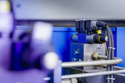 Фото MetalTec HBC 90/2500 Листогибочные гидравлические прессы с ЧПУ в интернет-магазине ToolHaus.ru