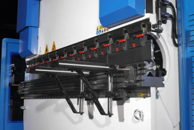 Фото MetalTec HBM 160/3200C Листогибочные гидравлические прессы с ЧПУ контроллером TP10S в интернет-магазине ToolHaus.ru