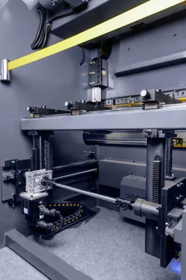 Фото MetalTec HBC 90/2500 Листогибочные гидравлические прессы с ЧПУ в интернет-магазине ToolHaus.ru