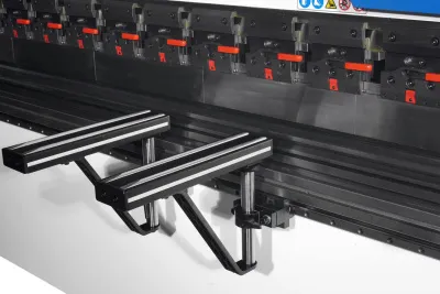 Фото MetalTec HBM 160/3200C Листогибочные гидравлические прессы с ЧПУ контроллером TP10S в интернет-магазине ToolHaus.ru