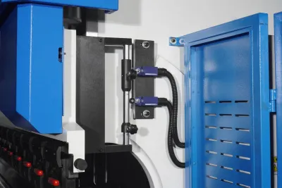 Фото MetalTec HBM 160/3200C Листогибочные гидравлические прессы с ЧПУ контроллером TP10S в интернет-магазине ToolHaus.ru