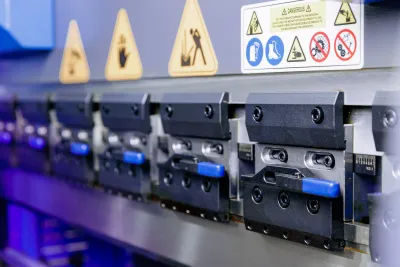 Фото MetalTec HBC 90/2500 Листогибочные гидравлические прессы с ЧПУ в интернет-магазине ToolHaus.ru