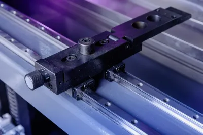 Фото MetalTec HBC 90/2500 Листогибочные гидравлические прессы с ЧПУ в интернет-магазине ToolHaus.ru
