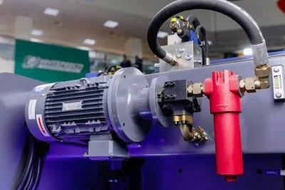Фото MetalTec HBC 90/2500 Листогибочные гидравлические прессы с ЧПУ в интернет-магазине ToolHaus.ru
