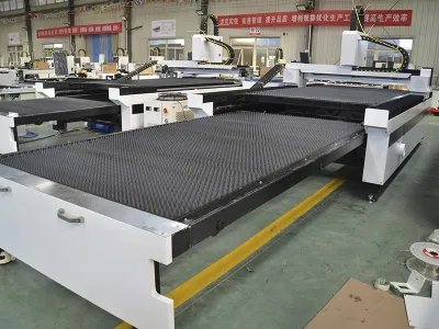 Фото MetalTec 1530C (1500W) оптоволоконный лазерный станок для резки металла с ручной сменой рабочих столов в интернет-магазине ToolHaus.ru