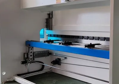 Фото MetalTec HBM 160/3200C Листогибочные гидравлические прессы с ЧПУ контроллером TP10S в интернет-магазине ToolHaus.ru